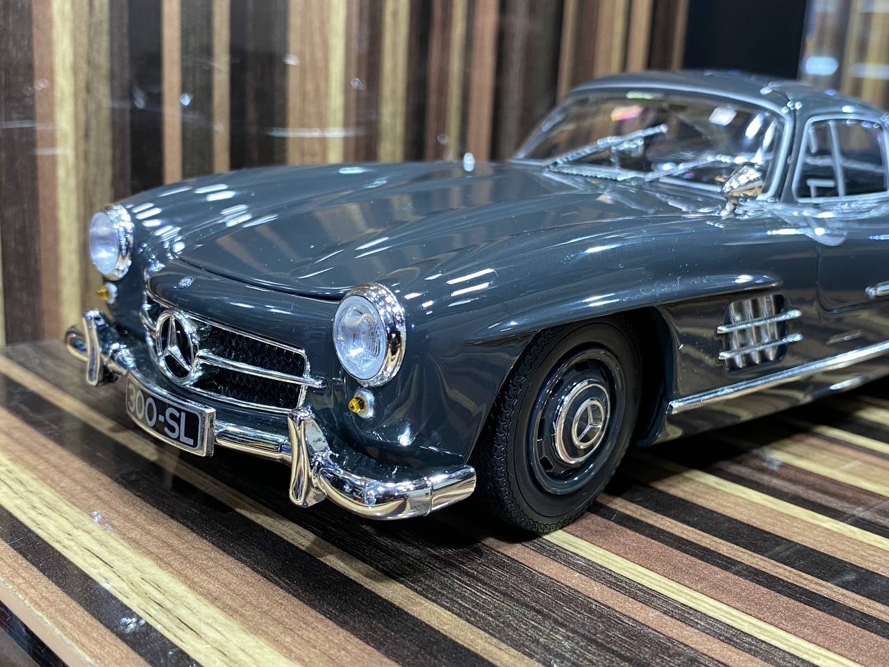 Mercedes-Benz 300SL Coupe Minichamps