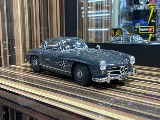 Mercedes-Benz 300SL Coupe Minichamps