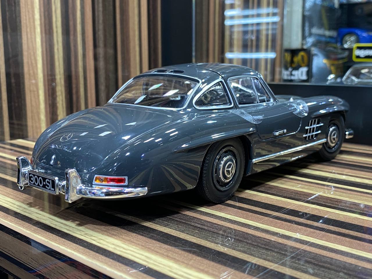 Mercedes-Benz 300SL Coupe Minichamps