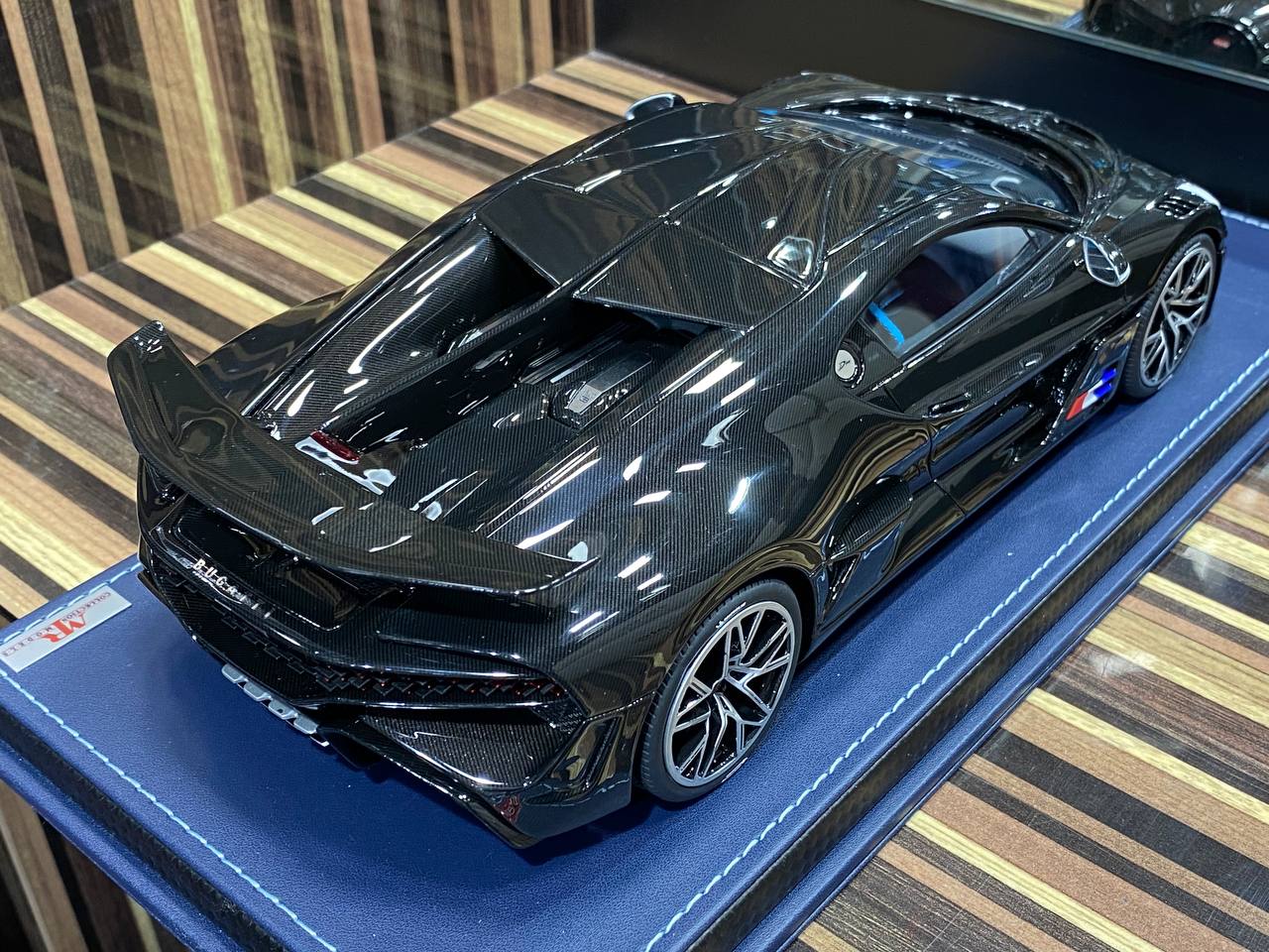 Bugatti Divo MR