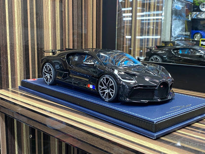 1/18 Resin Bugatti Divo Black & Carbon by MR Collection