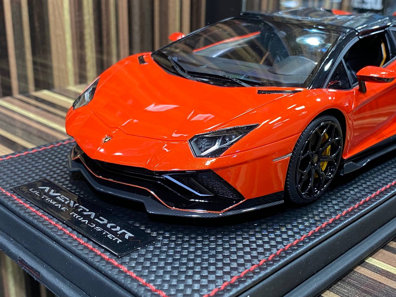 1/18 Resin Lamborghini Aventador Ultimae Road Red by MR