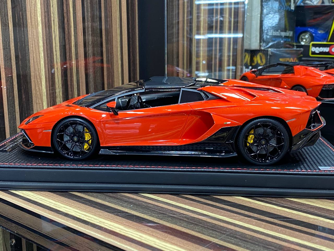 1/18 Resin Lamborghini Aventador Ultimae Road Red by MR