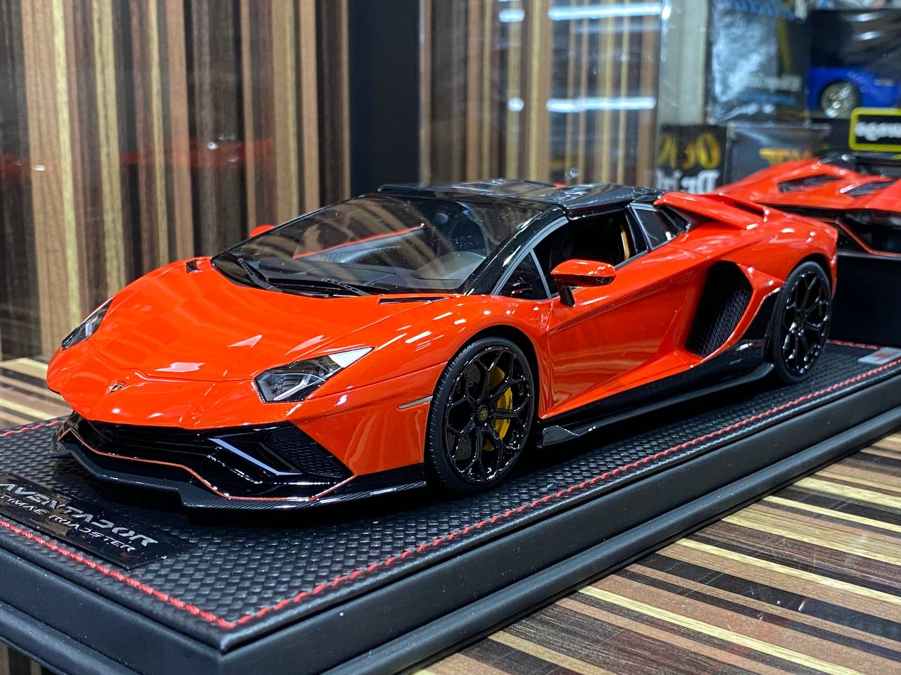 1/18 Resin Lamborghini Aventador Ultimae Road Red by MR