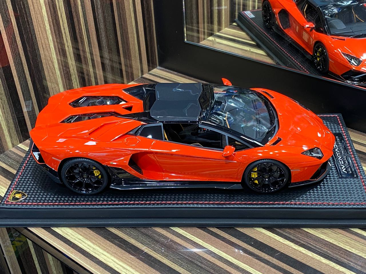 1/18 Resin Lamborghini Aventador Ultimae Road Red by MR