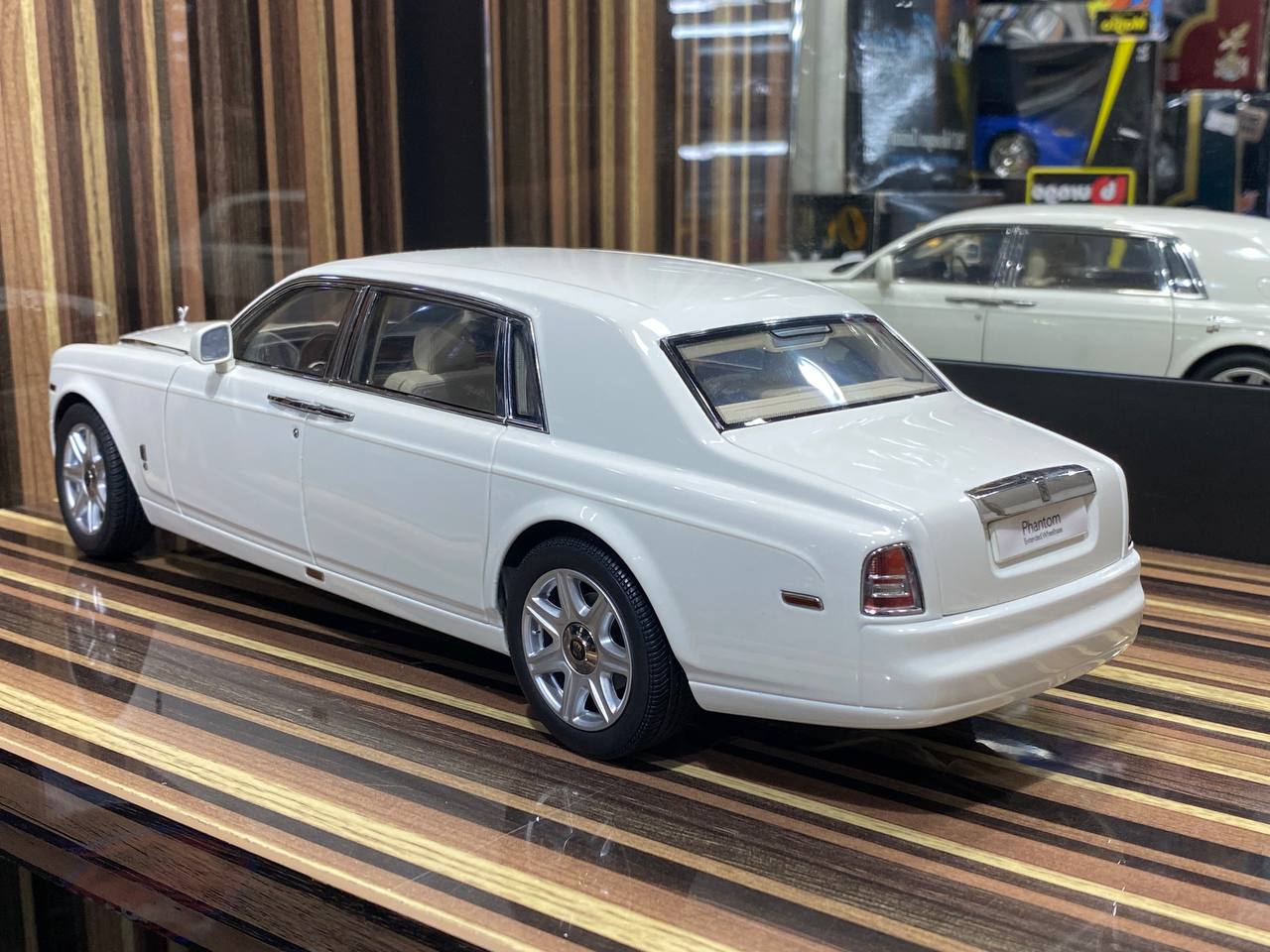 1/18 Diecast Rolls-Royce Phantom EWB Kyosho Scale Model Car