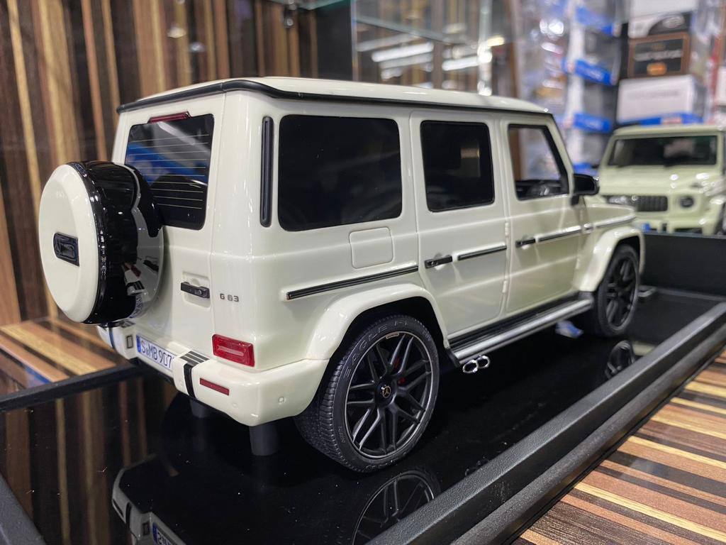 Mercedes-Benz G 63 Motorhelix