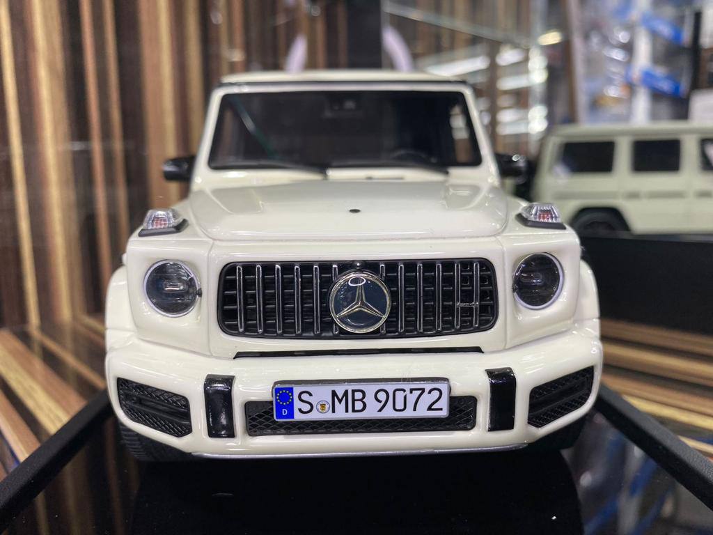 Mercedes-Benz G 63 Motorhelix