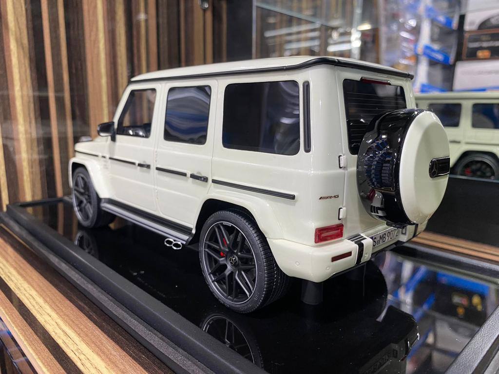 Mercedes-Benz G 63 Motorhelix