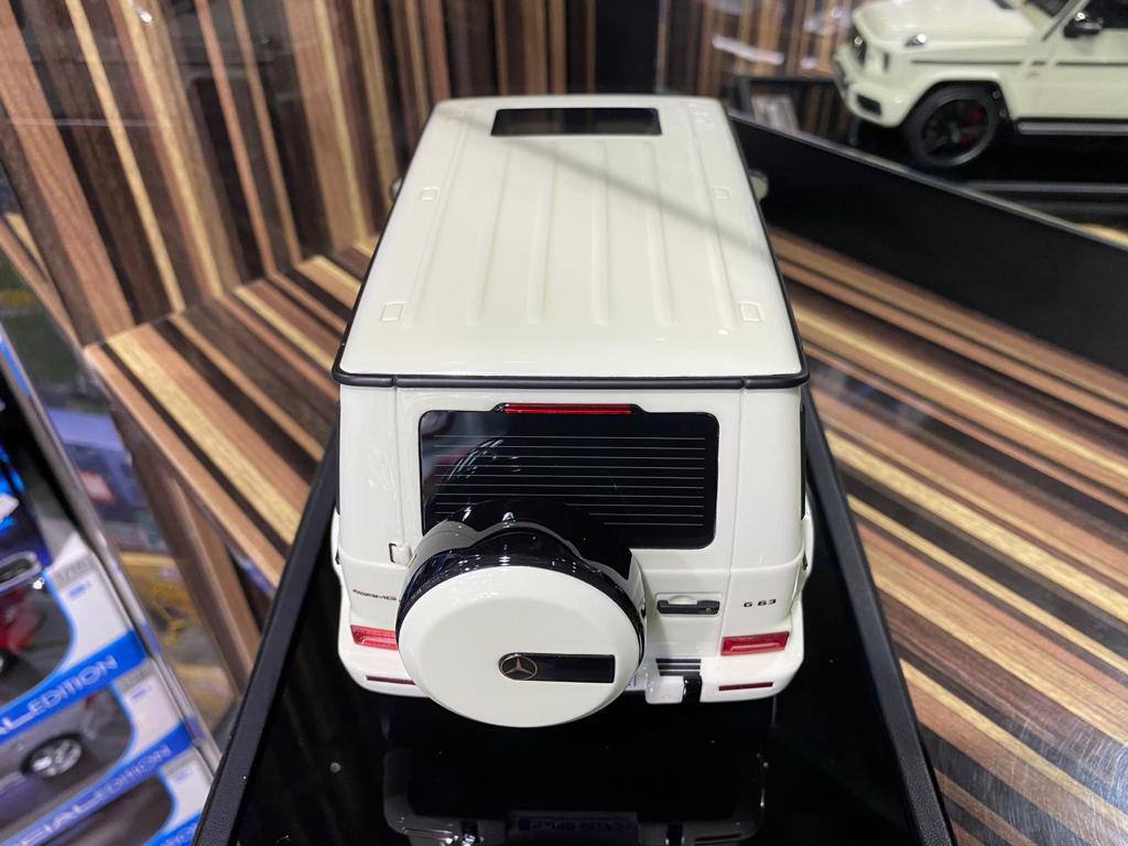 Mercedes-Benz G 63 Motorhelix
