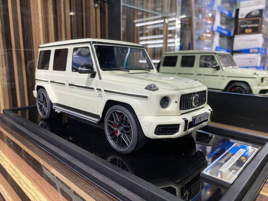 Mercedes-Benz G 63 Motorhelix