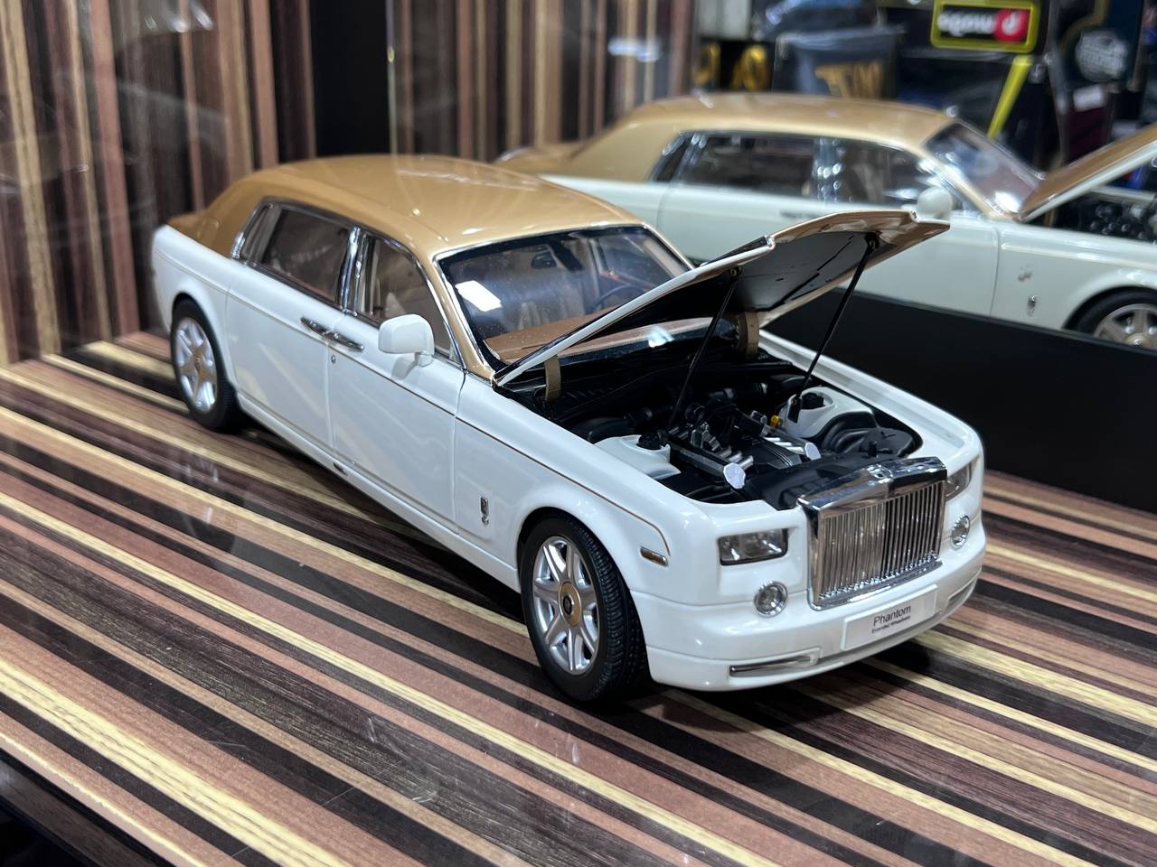 1/18 Diecast Rolls-Royce Phantom EWB Kyosho Scale Model Car