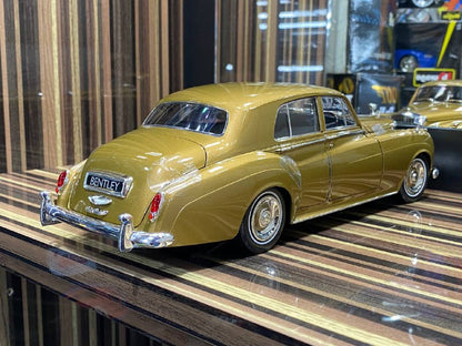 1/18 Bentley S2 1960 Gold by Minichamps