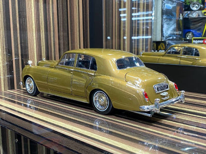 1/18 Bentley S2 1960 Gold by Minichamps