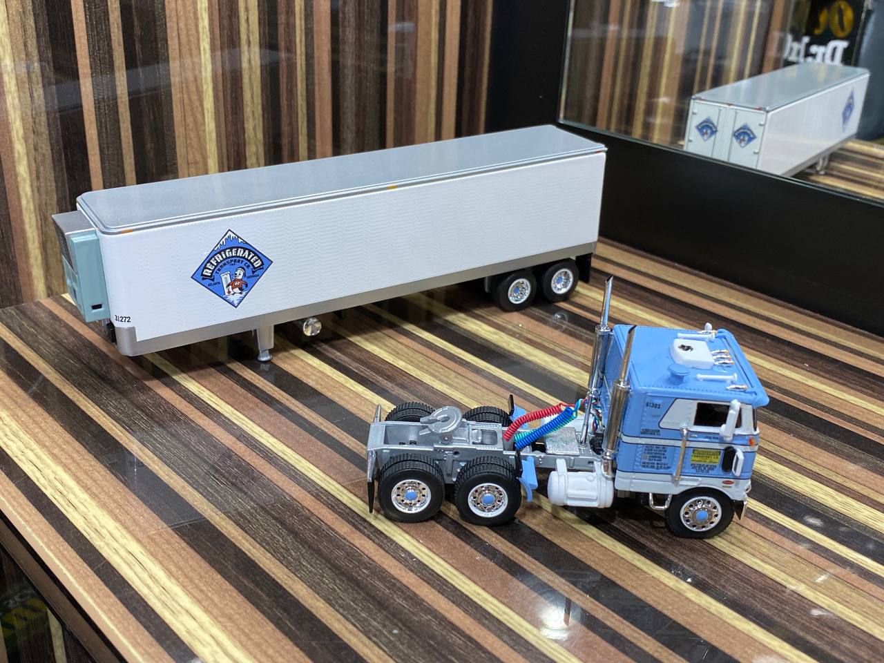 1/18 Diecast Peterbilt 352 COE Blue & White DCP Miniature Truck