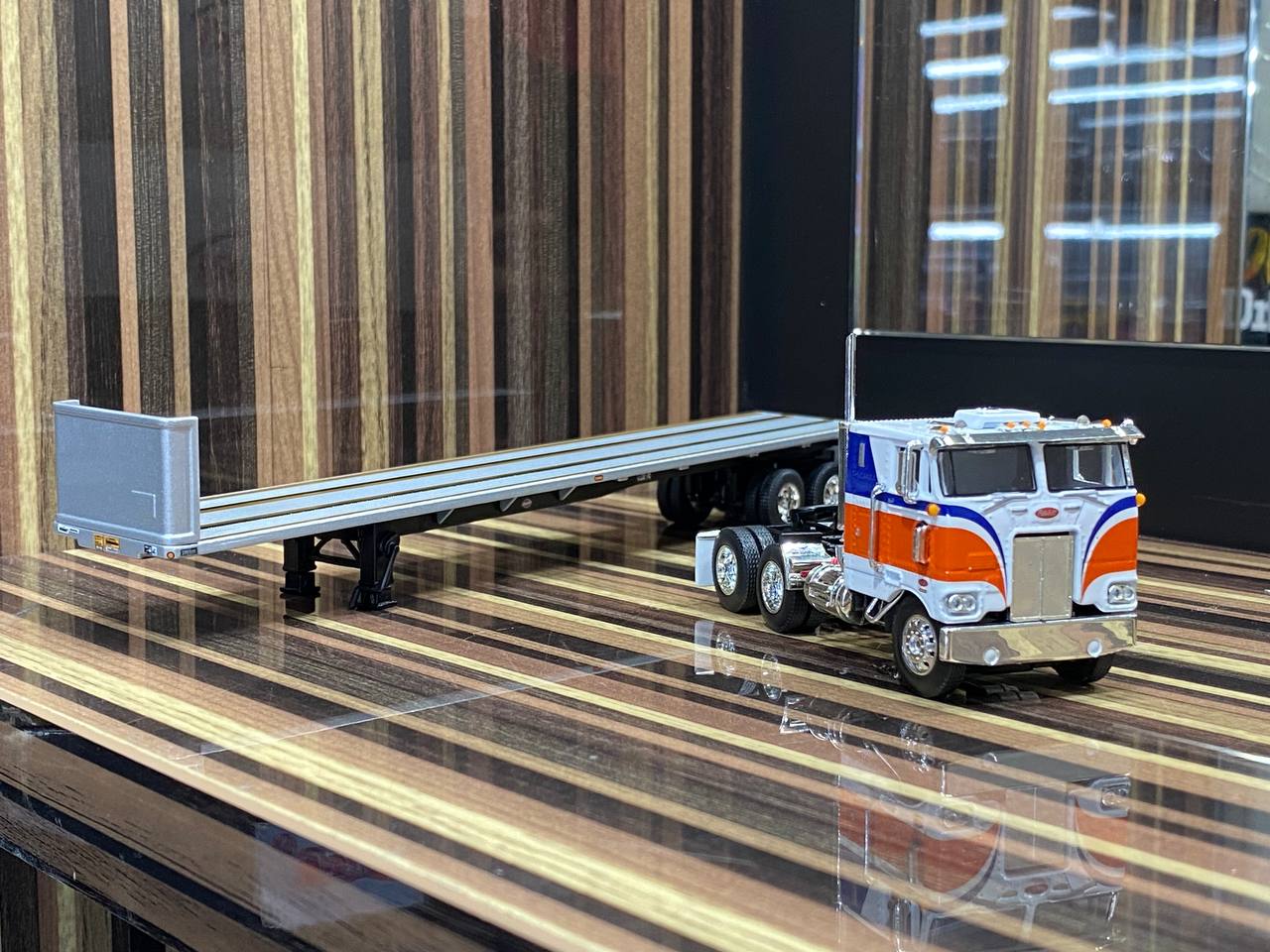 1/18 Diecast Peterbilt 352 COE 86 White & Orange DCP Miniature Truck