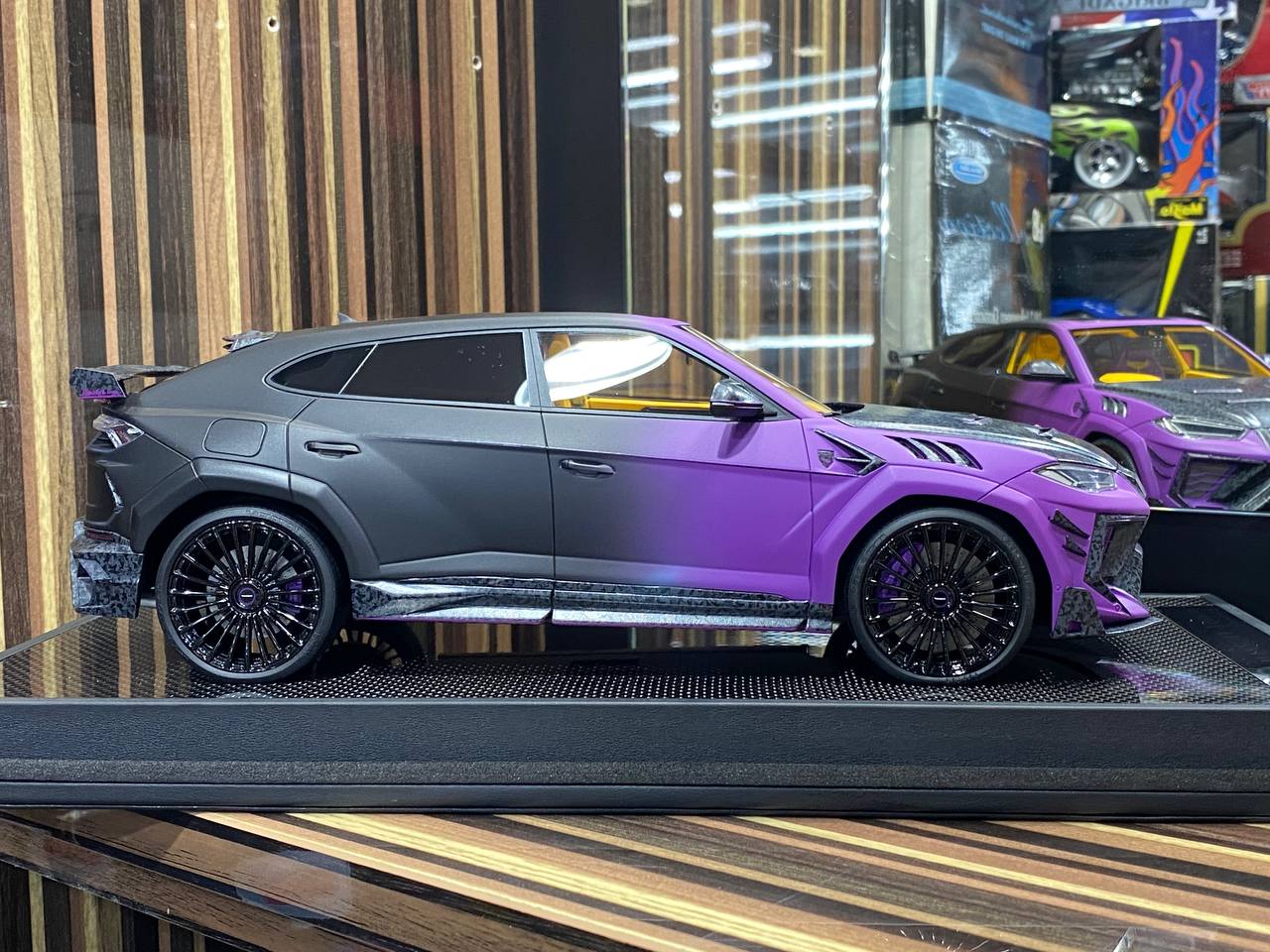 1/18 Resin Lamborghini MANSORY Urus Venatus Black & Purple by Timothy&Pierre