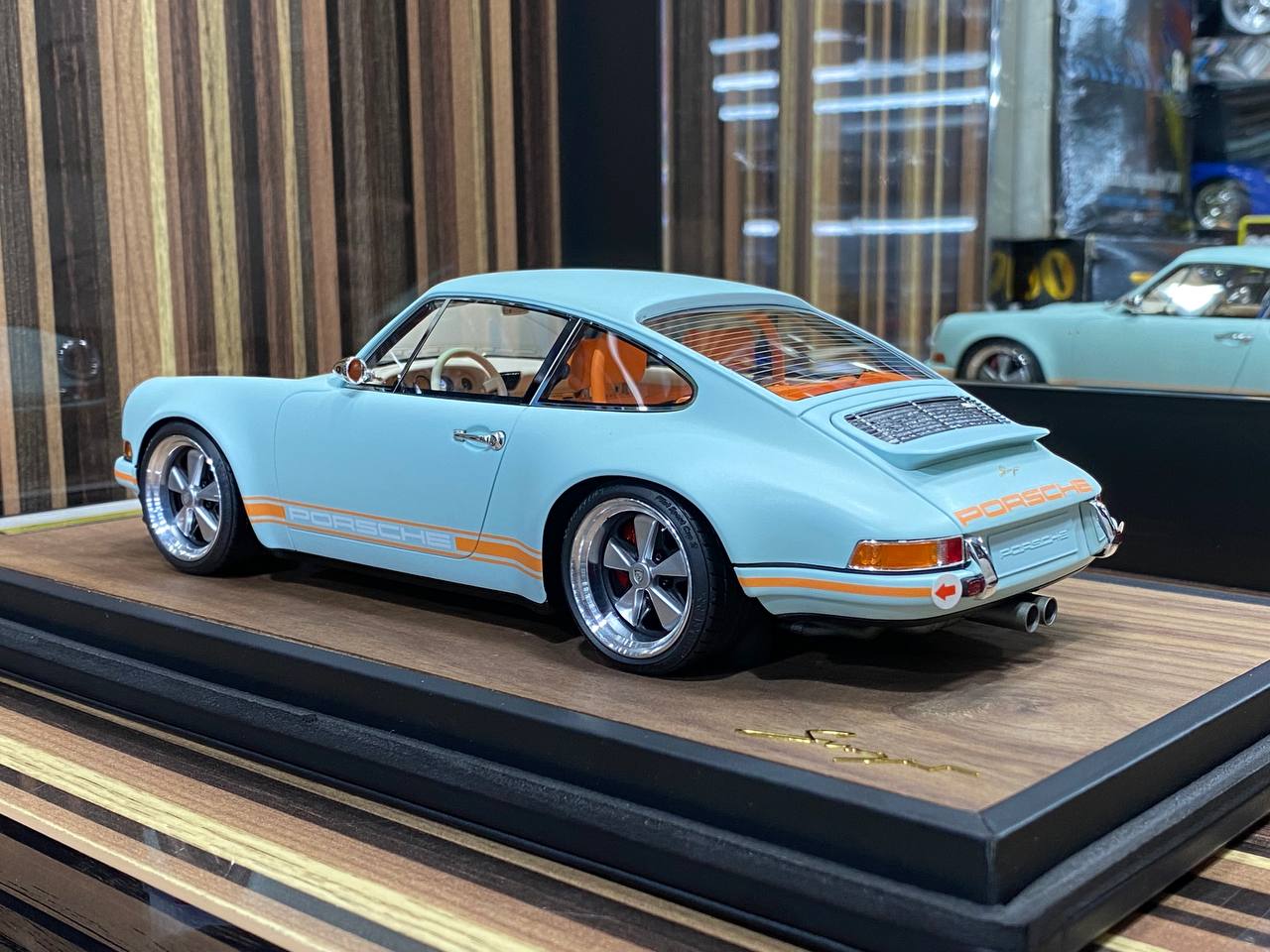 Porsche Singer 911 Timothy & Pierre