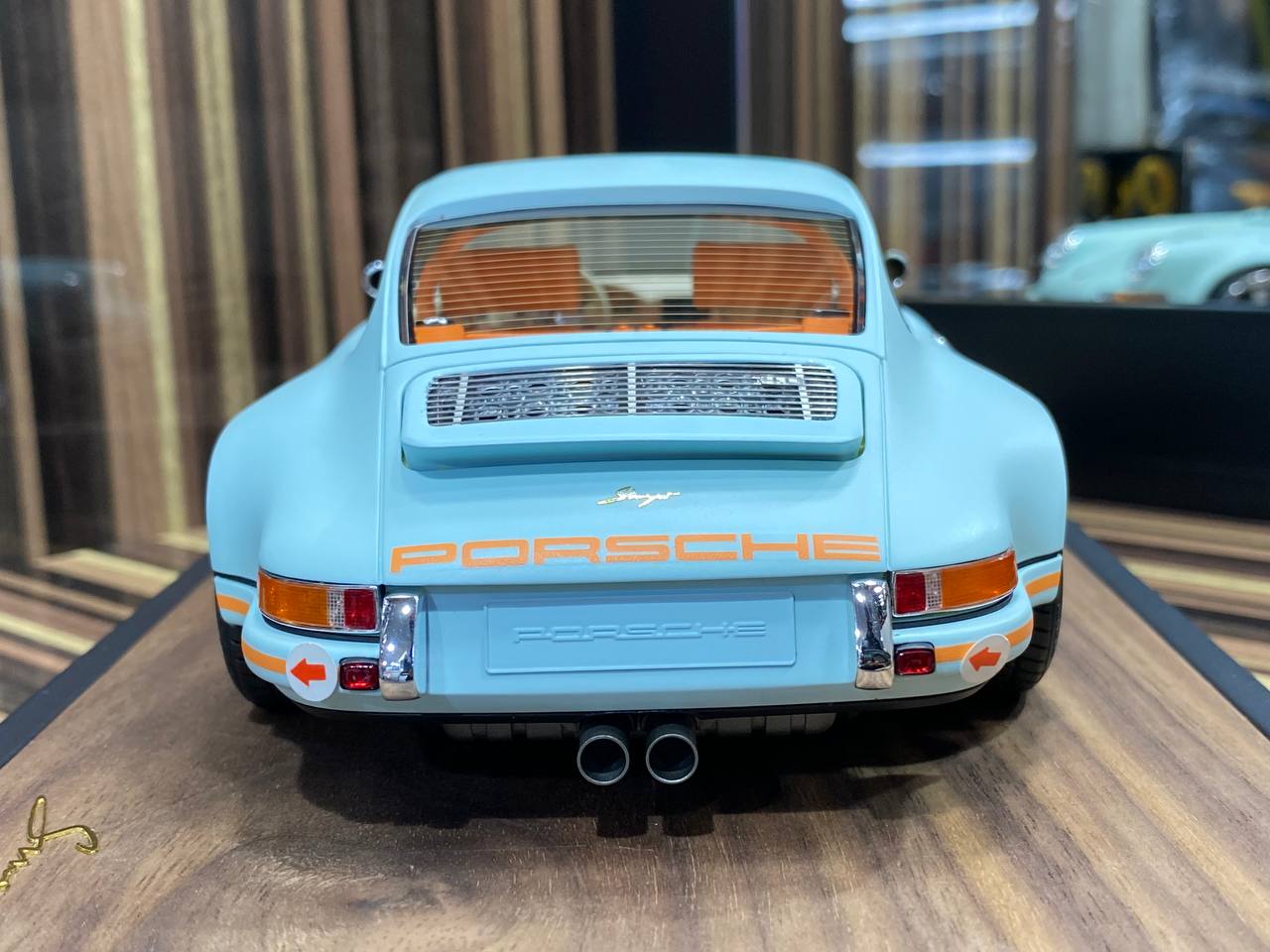 Porsche Singer 911 Timothy & Pierre