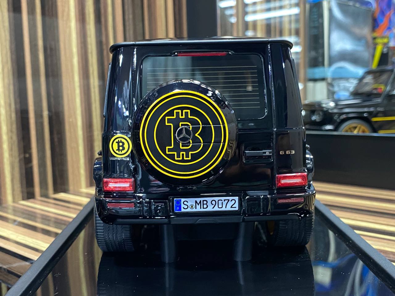 Mercedes-Benz AMG G-63 MotorHelix
