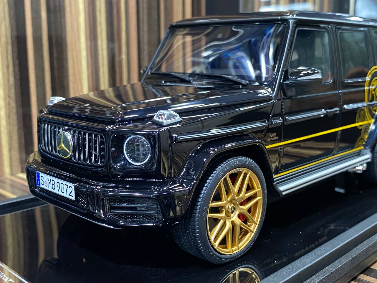 Mercedes-Benz AMG G-63 MotorHelix