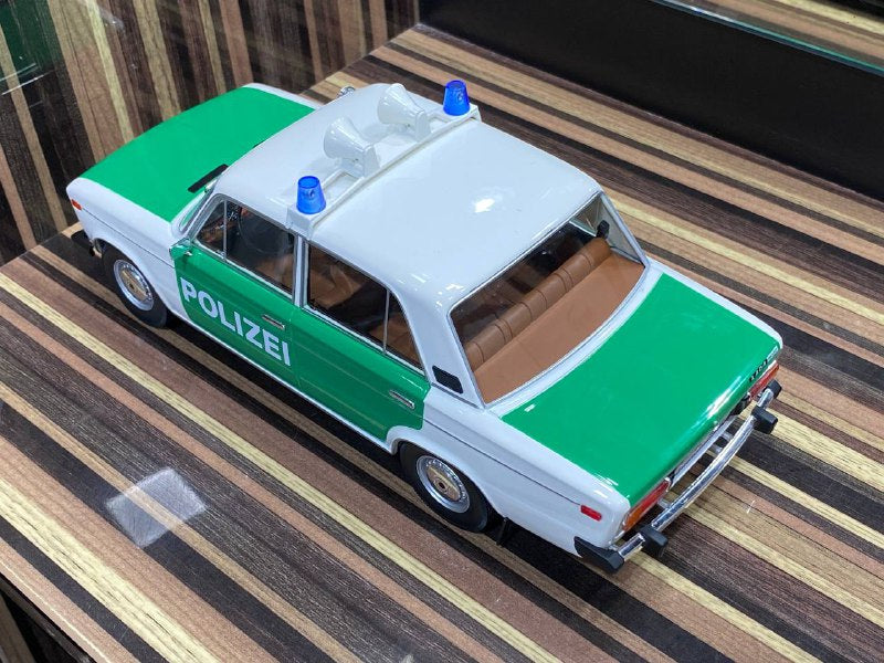 Lada 1600 Polizei Triplenine