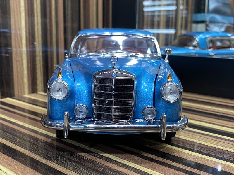 1/18 Diecast Mercedes-Benz 220SE Coupe 1958 Blue by Sun Star