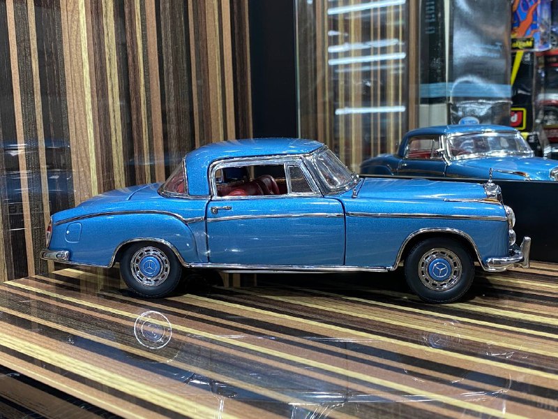 1/18 Diecast Mercedes-Benz 220SE Coupe 1958 Blue by Sun Star