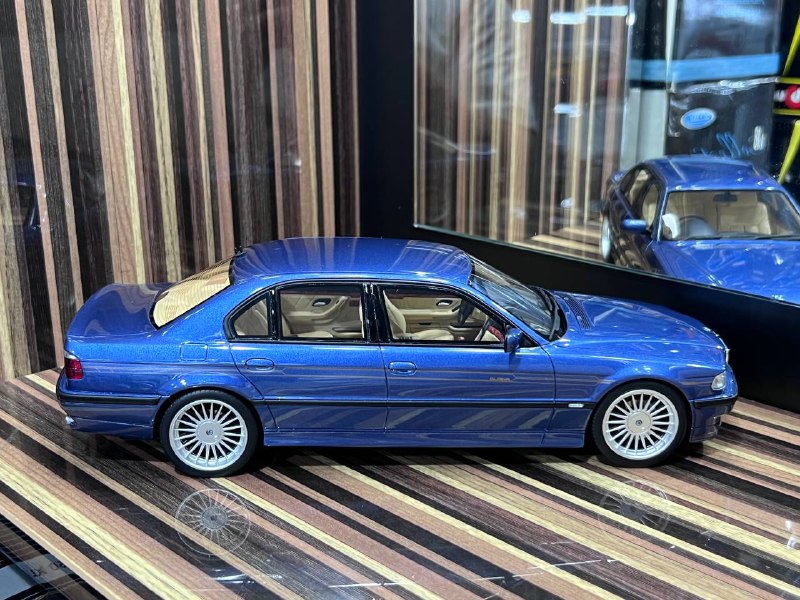 1/18 Resin BMW B12-6.0 Alpina Blue Model Car by Otto