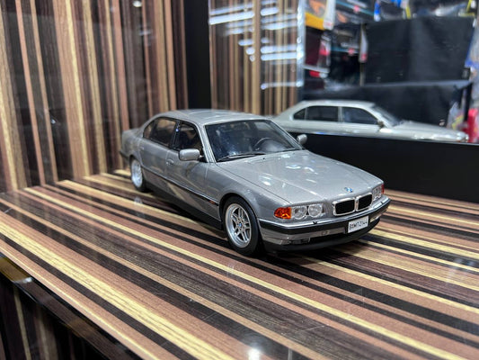 BMW E38 750 IL Otto