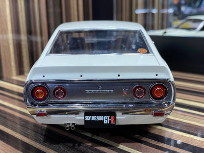 1/18 Diecast Nissan Skyline 2000 GT-R White Kyosho Scale Model Car