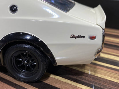 1/18 Diecast Nissan Skyline 2000 GT-R White Kyosho Scale Model Car