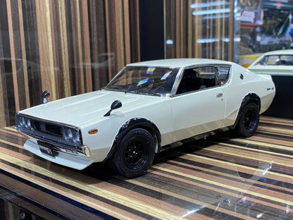 1/18 Diecast Nissan Skyline 2000 GT-R White Kyosho Scale Model Car