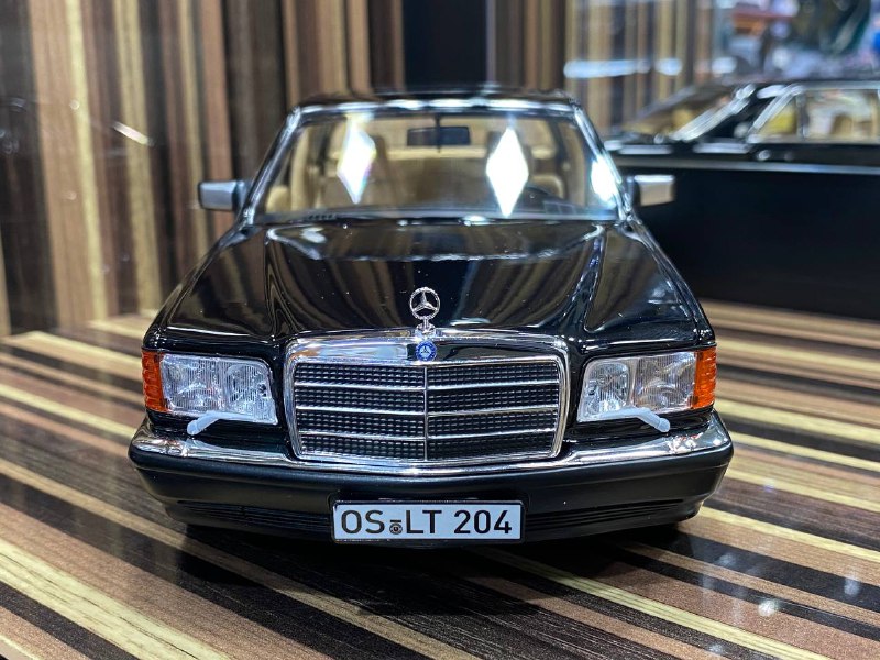 1/18 Diecast Mercedes-Benz 560 SEL 1989 Black Norev Scale Model Car