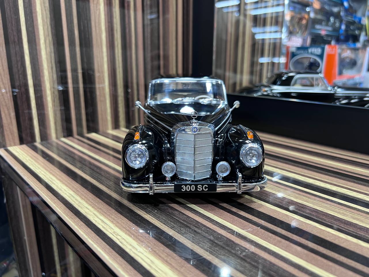 1:18 Maisto Mercedes-Benz 300-S 1955 offen // 3 A 0410 1:18 Maisto Mercedes-Benz 300-S 1955 offen // 3 A 0410