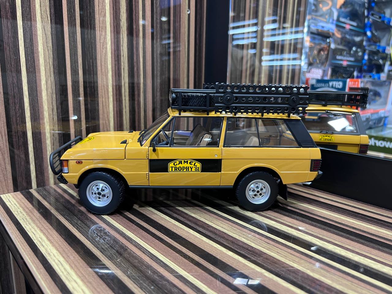 1/18 Diecast Land Rover Range Rover "Camel Trophy Sumatra 1981" Almost Real Scale Model Car