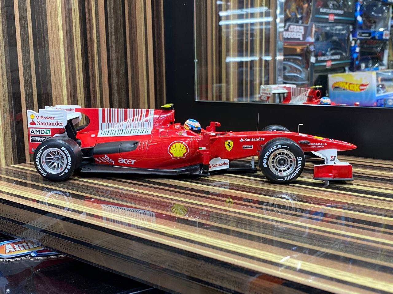 1/18 Diecast F10 Bahrain GP Edition F. Alonso Formula 1 Red Model Car by Hot Wheels