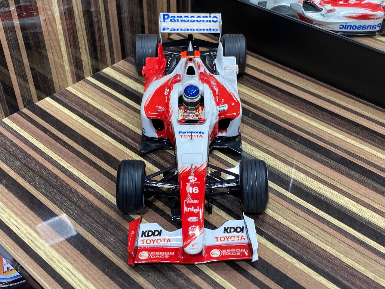 Panasonic Toyota Racing TF104 C. Da Matta Formula 1 Minichamps