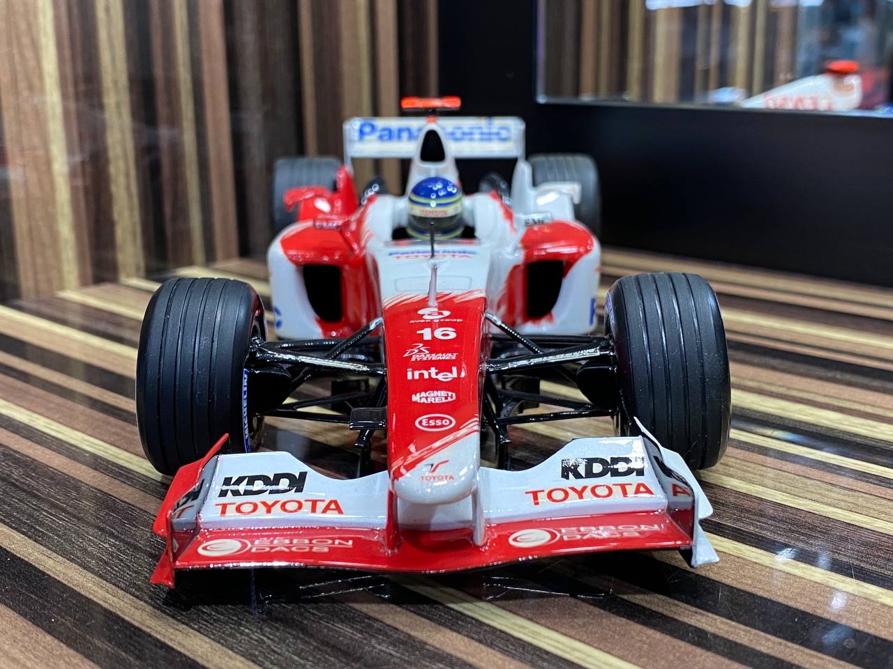 Panasonic Toyota Racing TF104 C. Da Matta Formula 1 Minichamps