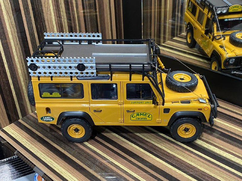 1/18 Diecast Land Rover Defender 110 "Camel Trophy Sabah-Malaysia" 1993 Almost Real Scale Model Car