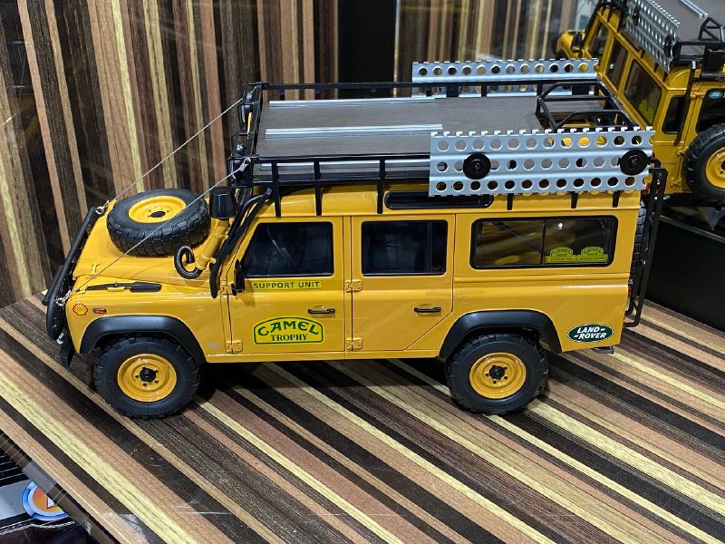 1/18 Diecast Land Rover Defender 110 "Camel Trophy Sabah-Malaysia" 1993 Almost Real Scale Model Car