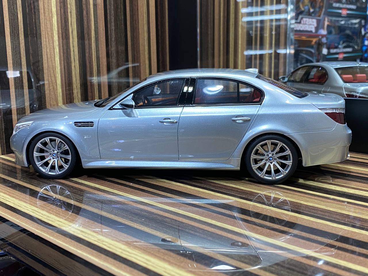 1/18 Resin BMW M5 E60 Silver Model car by Otto –