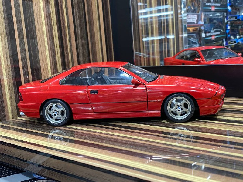 1/18 Diecast BMW 850 CSI E31 Red Solido Miniature Model Car