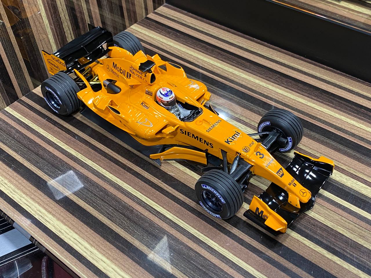 McLaren Mercedes MP4-21 Kimi Raikkonen Interim Livery 2006 Formula 1 Minichamps