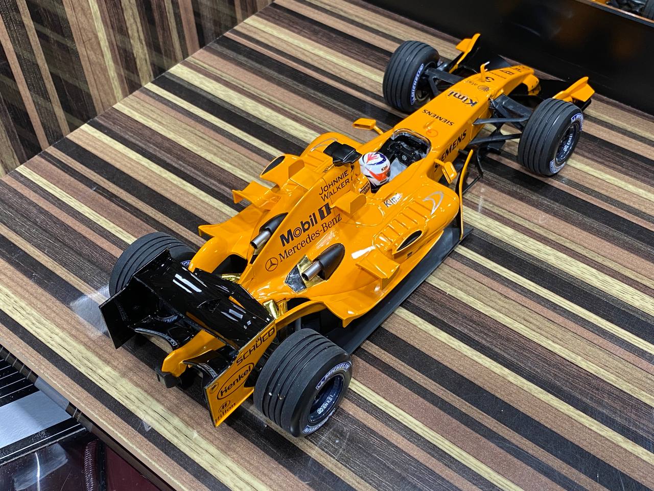 McLaren Mercedes MP4-21 Kimi Raikkonen Interim Livery 2006 Formula 1 Minichamps