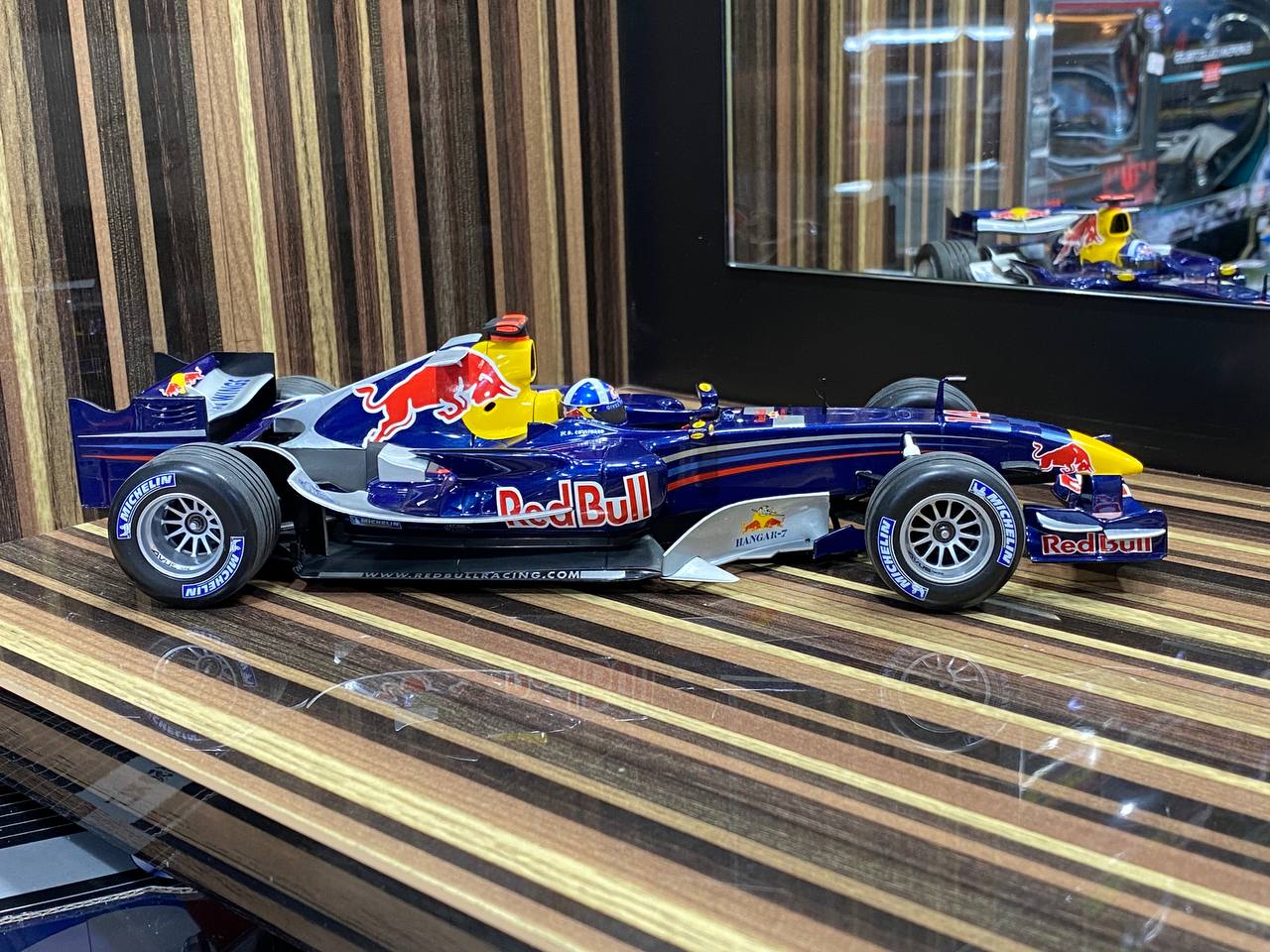 1/18 Red Bull Racing RB2 D. Coulthard 2006 Formula 1 Blue Miniature car by Minichamps