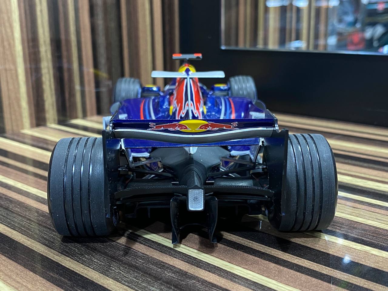 1/18 Red Bull Racing RB2 D. Coulthard 2006 Formula 1 Blue Miniature car by Minichamps