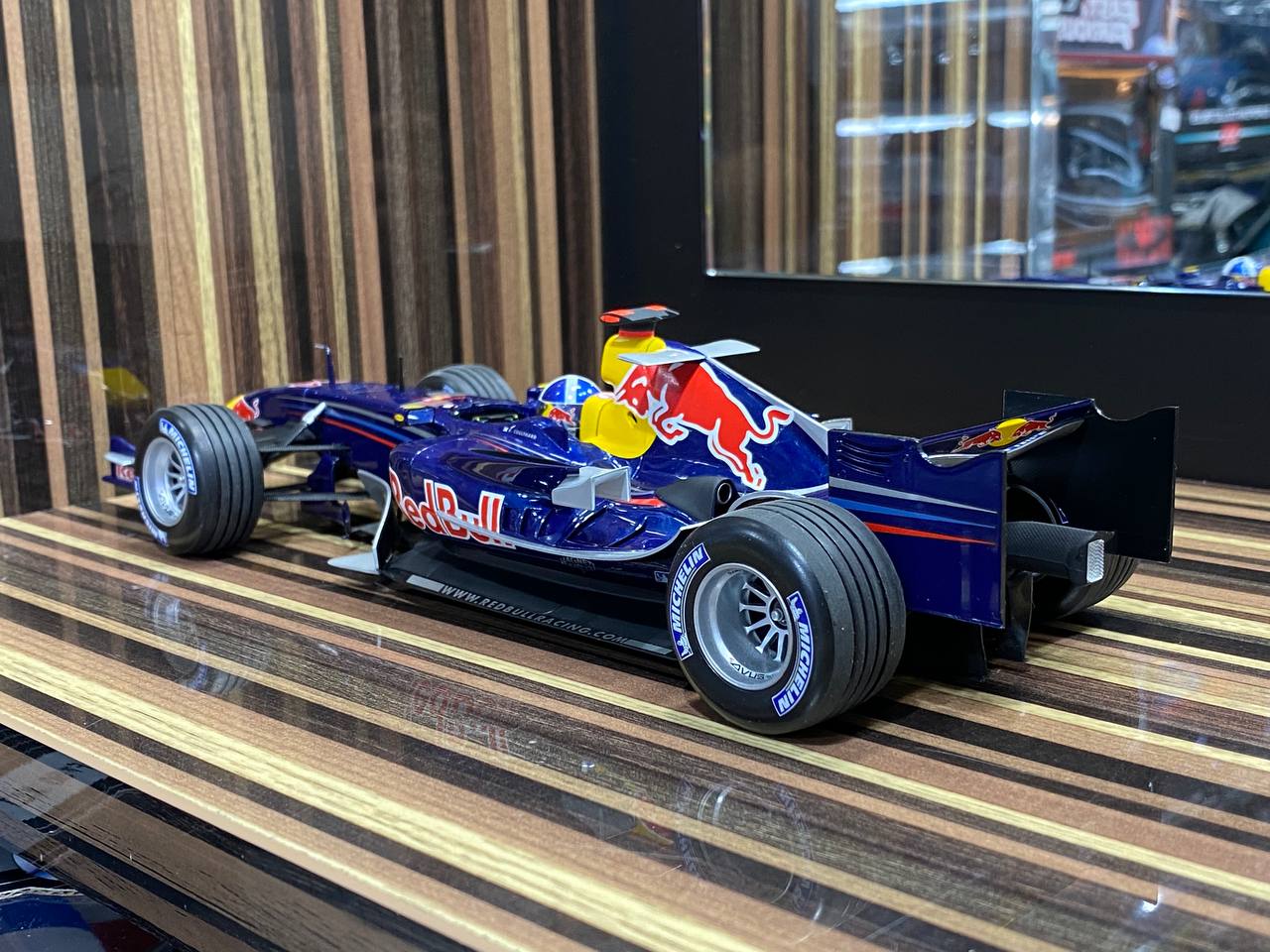 1/18 Red Bull Racing RB2 D. Coulthard 2006 Formula 1 Blue Miniature car by Minichamps