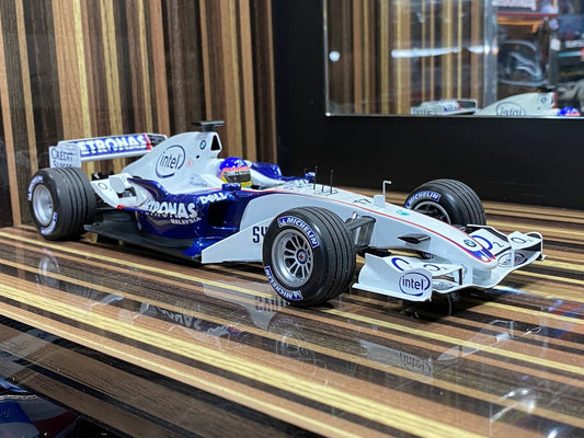 1/18 Diecast BMW Sauber F1.06 J. Villeneuve 2006 Formula 1 White by Minichamps