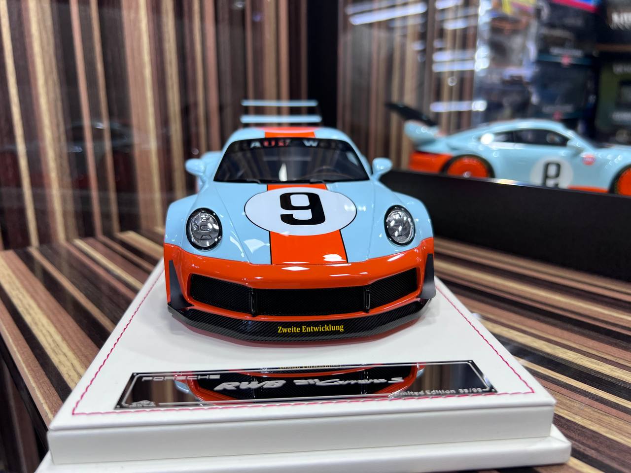Porsche 911 Carrera S RWB VIP Models [1/18 Gulf Blue Resin]